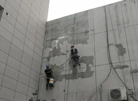 铜梁楼顶漏水维修公司分享下铜梁外墙防水的注意事项